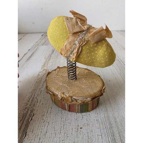Vintage egg spring bobble