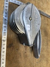 n° 2 old tool / outil ancien de cuisine , coupe pate aluminium