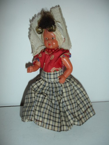 Poupée folklorique monde - poupée,