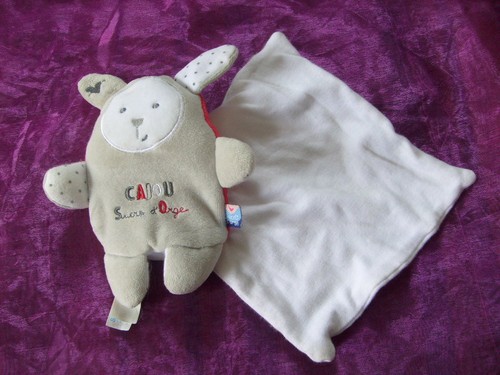 Doudou lapin cajou mouchoir