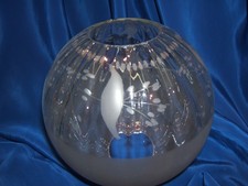 GLOBE DE LAMPE A HUILE ANCIEN SATINE ET CLAIR . H 160 mm D 56 mm. REF 3145