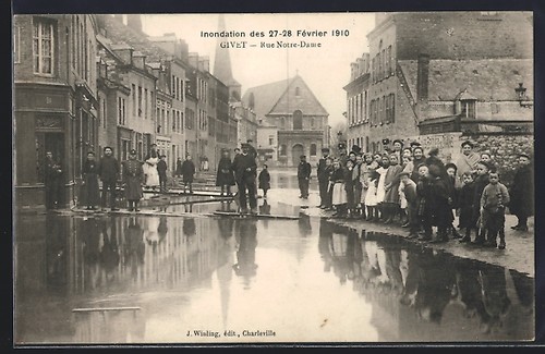 Cpa givet rue notre - givet,,