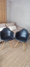 Deux Fauteuils Vitra Daw           Charles Eames 