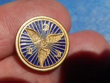 ANCIEN INSIGNE CYCLE CYCLISME CYCLOTOURISME LE VELO DONNE DES AILES