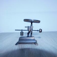 Taille Crayon Play-Me modèle balance