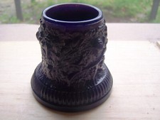 ancien encrier verre moulé à