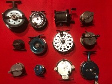 PÊCHE / LOT DE 12 MOULINETS