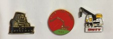 Lot de 3 PIN'S LAPEL PIN PINS ENGINS TP TRAVAUX PUBLICS BULLDOZER CAMION GRUE