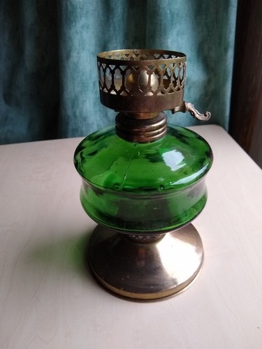 Pied lampe pétrole de - à,