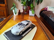 1/18 Aston Martin DB9 grise