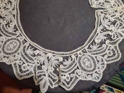 Dentelle ancienne magnifique - ancienne,