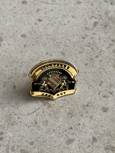 Pin champagne chez guy - pin’s,