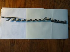 sigle métal ford Thunderbird 44 x 2 cm 6 pt de fixations