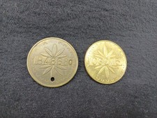 Lot x2 jeton GOLD AWARD TOKEN - MILLS rond machine à sous forain jeu ancien 1930