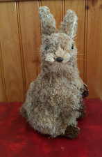Petit lapin en paille de décoration de 29 cm de hauteur
