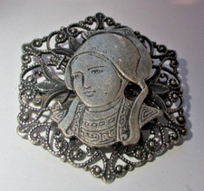 Ancienne broche en métal