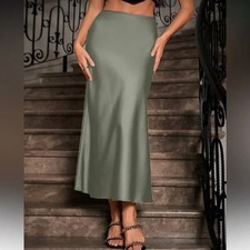 Elegant Green Satin Skirt