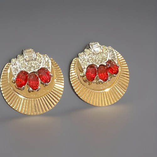 Vintage signed boucher - signed, gold