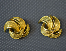 BIJOU - BELLE PAIRE DE BOUCLE D'OREILLE VINTAGE EN METAL DORE 13,8g #36