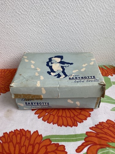 Ancienne boîte cartonne