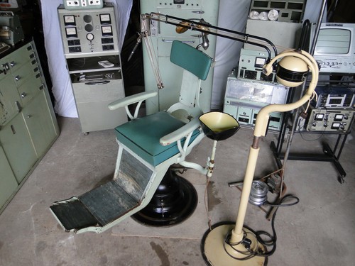 Mobilier dentiste vintage - mobilier,