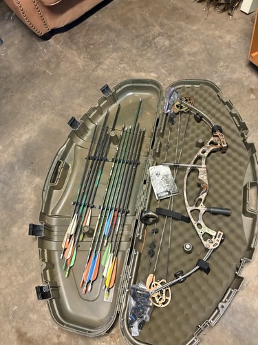 Hoyt xt2000 right hand - hand, bow