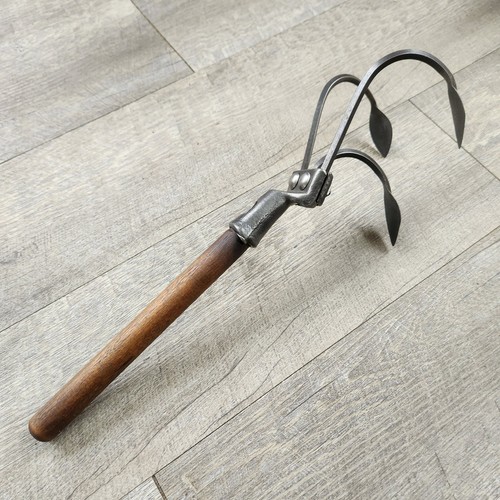 Vintage tine cast iron - cast,