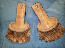 paire épaulettes dorées