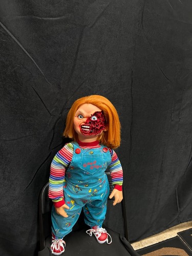 Chucky doll child - chucky, play