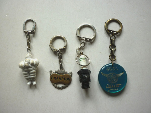 Lot anciens porte clé - anciens,