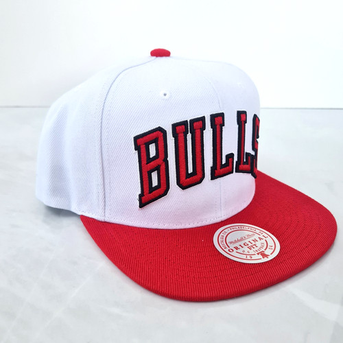 Casquette snapback réglable