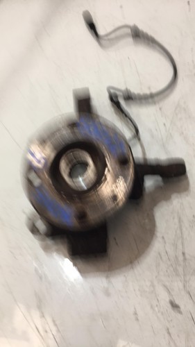 Fusee avant gauche renault - avant,