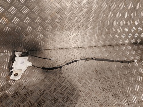 Serrure fermeture porte avant