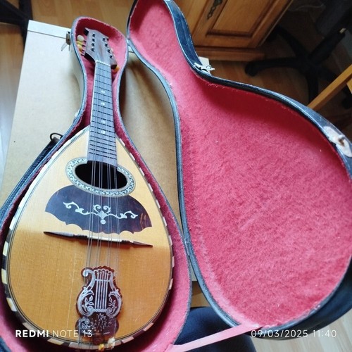 Mandoline ancienne avec - mandoline, sa
