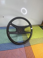 Volant Peugeot 604 dans son jus un peu abîmer plastique du bas. A881