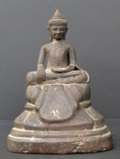 Ancien Bouddha Khmer en