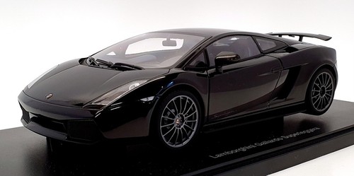 Autoart scale 74582 - 1/18,