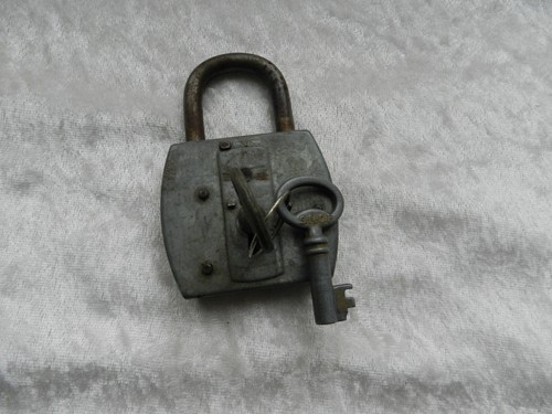 Ancien cadenas sncf - ancien, chemin