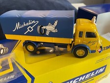 Corgi 1/50 - Michelin Renault Fainéant baché - collection bibendum