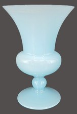 Joli petit vase en opaline