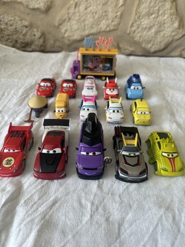 Lot voitures cars disney - voitures,