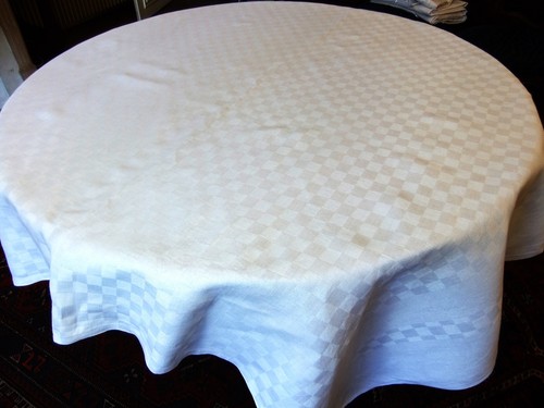 Nappe damassée 1m52 1m42 - nappe,