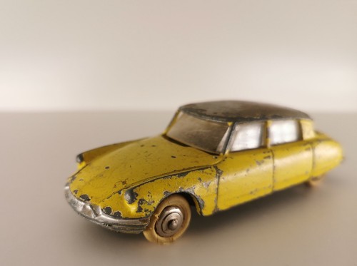 Citroën jaune dinky - 19,