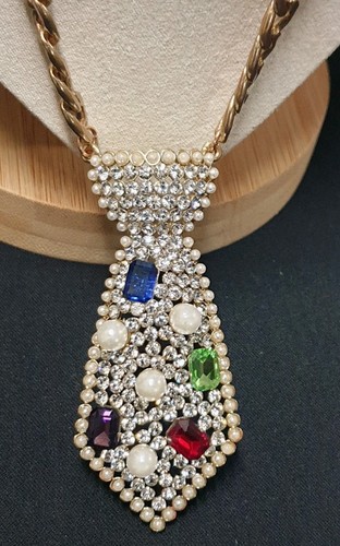 Bijou collier fantaisie forme - bijou,