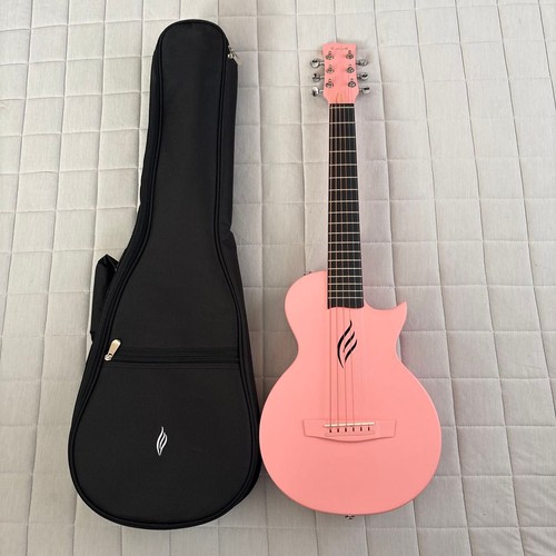 Mini guitare acoustique - , enya
