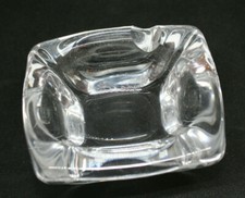 DAUM  mini cendrier en cristal , signé