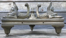 Armand Estampille Socle Pied