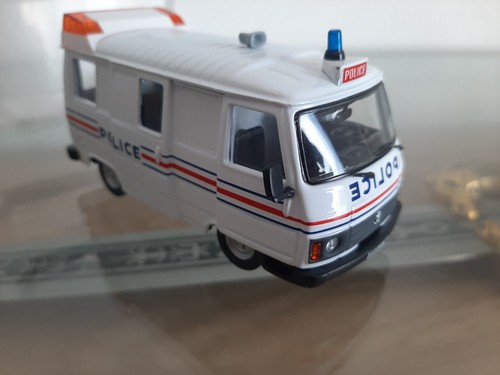 Peugeot police 43 - peugeot, j9
