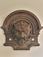 Elément ancien architectural en fonte tête de lion fontaine décoration