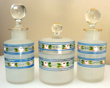 FLACONS ANCIENS DE TOILETTE, POUDRIER, CRISTAL GIVRE, EMAILLE, DORE, ART NOUVEAU